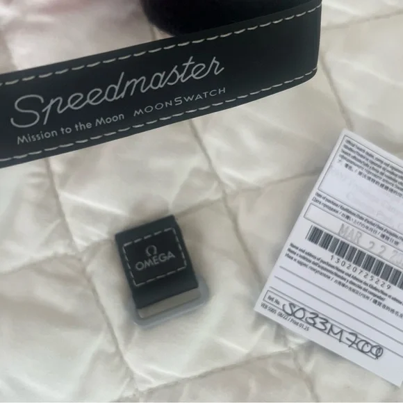 Omega Speedmaster with Black and Green Accents - Picture 5 of 7